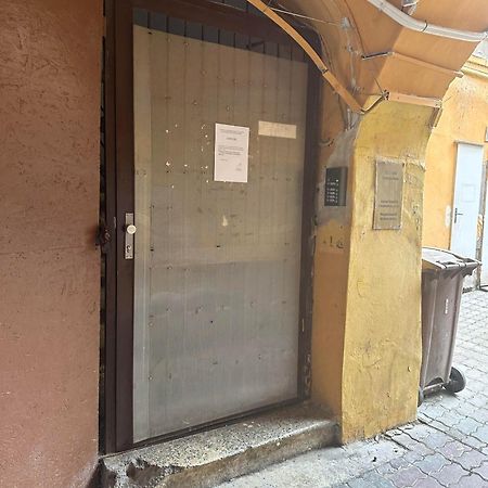 C Private Room In City Center In Bratislava Exterior photo